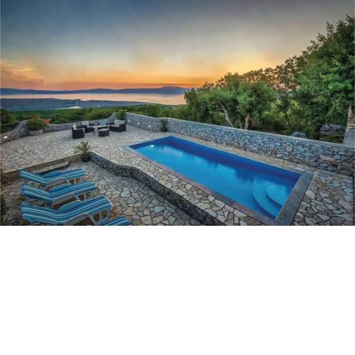 Three-Bedroom Holiday Home in Smrika