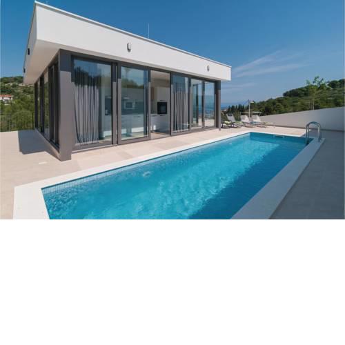 Three-Bedroom Holiday Home in Stomorska