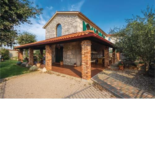 Three-Bedroom Holiday Home in Sv.Ivan Dobrinjski