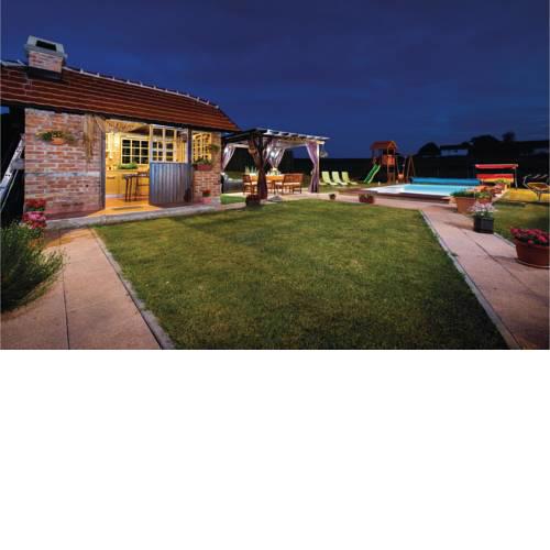 Three-Bedroom Holiday Home in Topulsko