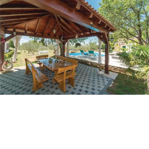 Three-Bedroom Holiday Home in Trbounje