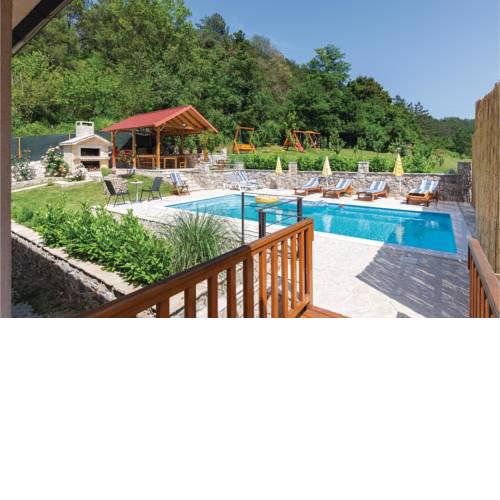 Three-Bedroom Holiday Home in Trilj