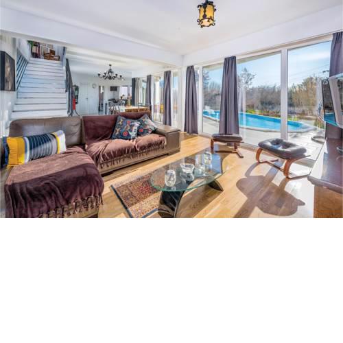 Three-Bedroom Holiday Home in Visnjan