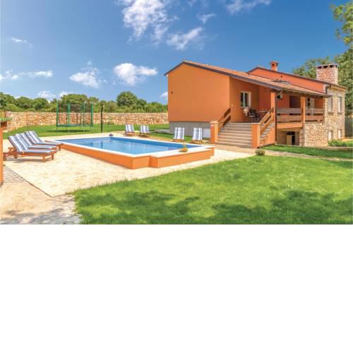 Three-Bedroom Holiday Home in Vodnjan