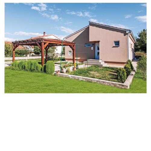 Three-Bedroom Holiday home Petrcane 05