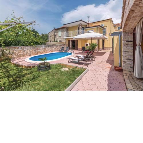 Three-Bedroom Holiday home Vodnjan with an Outdoor Swimming Pool 07