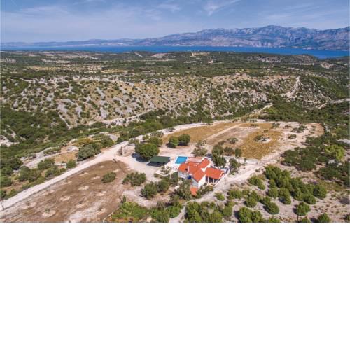 Three-Bedroom Holiday home with Sea View in Praznica