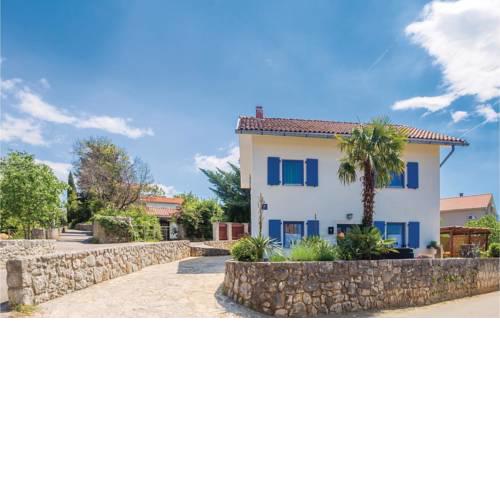 Three-Bedroom Holiday home Zgombici 01