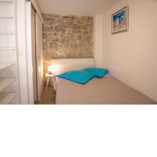 Three level apartment in town centre