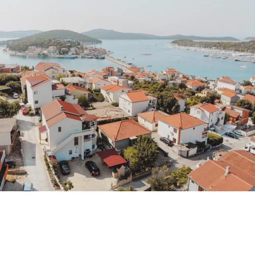 Three Sisters Suites