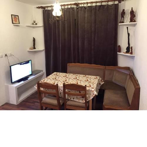 Tiara Apartman