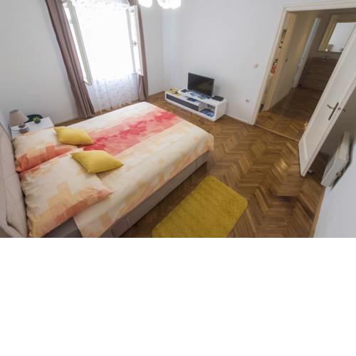T&M Apartment, free parking in the Old town