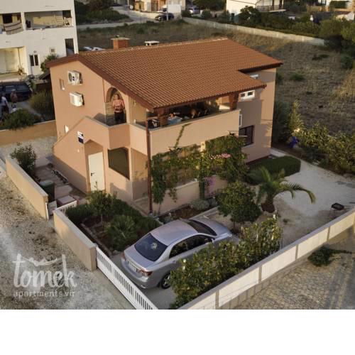 Tomek Apartment