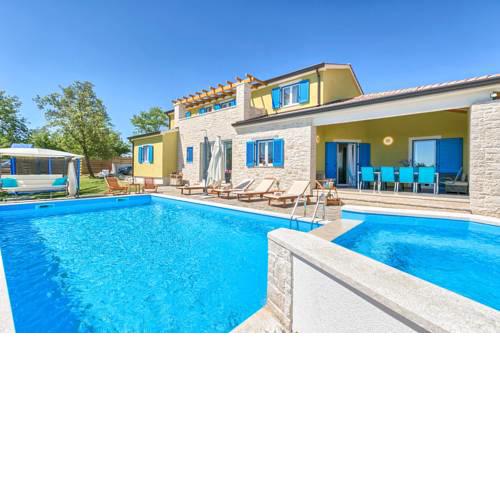 Tomisici Villa Sleeps 10 Pool Air Con WiFi