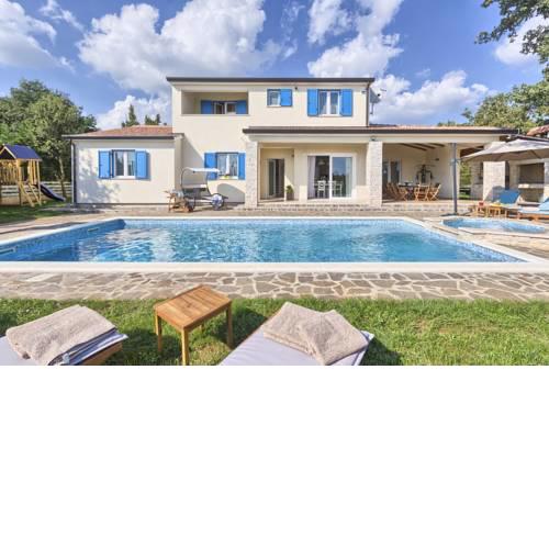 Tomisici Villa Sleeps 12 Pool Air Con WiFi