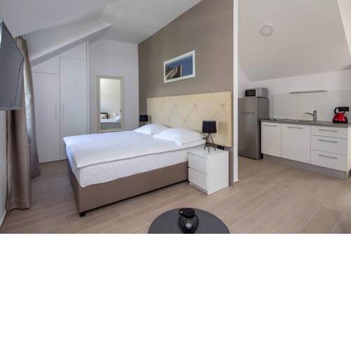 Top floor luxury studio in old town - top location