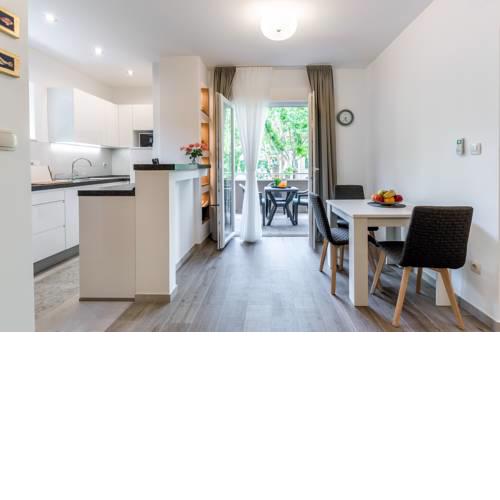 Top Location Apartment "Park"