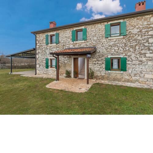Traditional stone holiday house for up to 8 persons