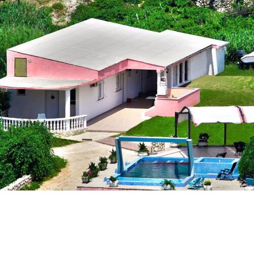 Tranquil Holiday Home in Metajna with Balcony