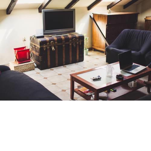Traveler's Den - Rooms in spacious loft