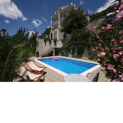 Triple Room Brela 6828a