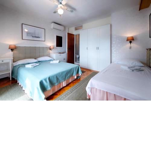 Triple Room Komiza 2431b