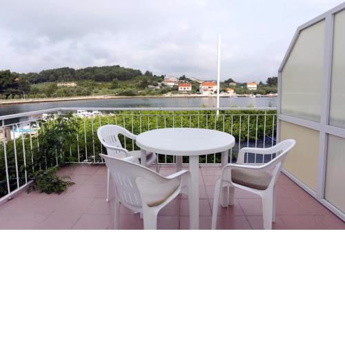Triple Room Lumbarda 4403d
