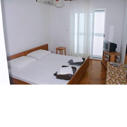Triple Room Milna 555e