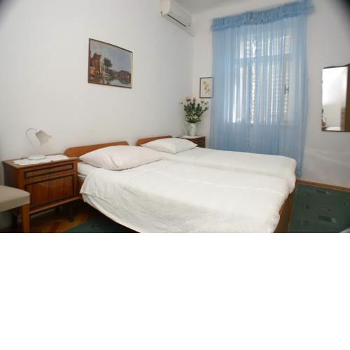 Triple Room Split 2991b