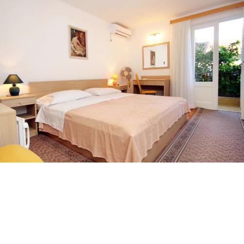 Triple Room Vrboska 540c