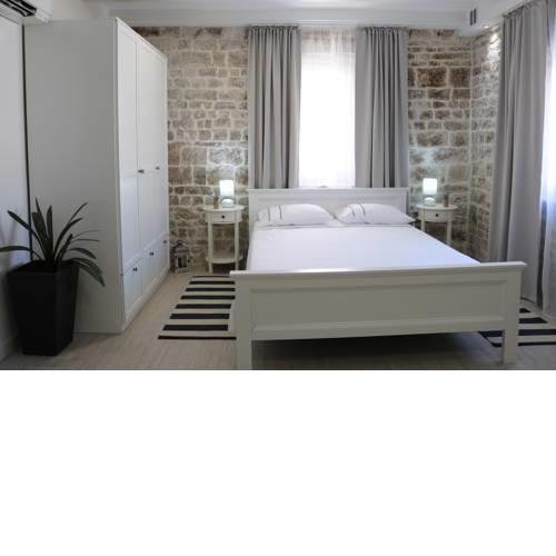 Trogir Square Apartment