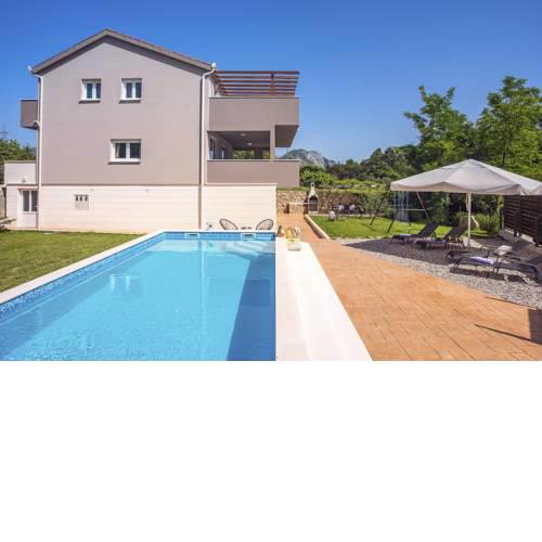 Tugare Villa Sleeps 8 Pool Air Con WiFi