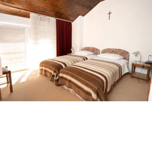 Twin Room Preko 8180h