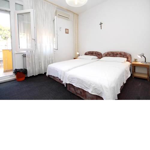 Twin Room Preko 8180j