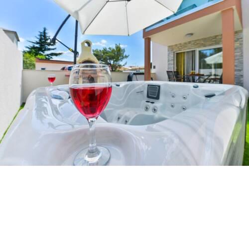 Two bedrom villa with jacuzzy - casA1