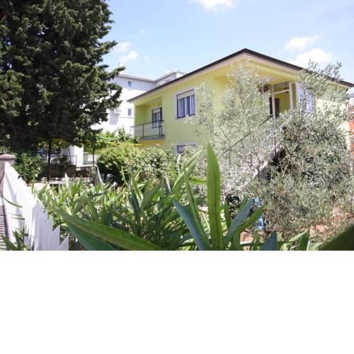 Two bedroom apartment in a nice neighborhood, WiFi