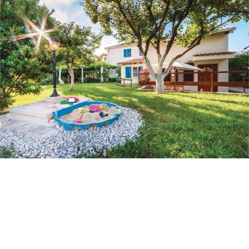 Two-Bedroom Apartment in Banjole