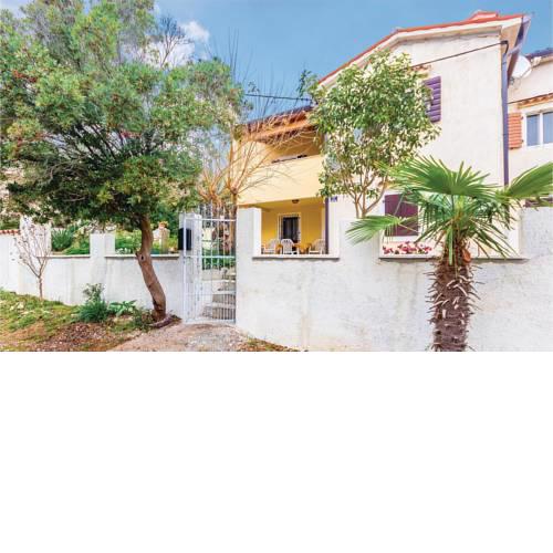 Two-Bedroom Apartment in Banjole