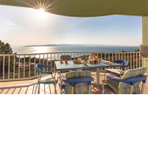 Two-Bedroom Apartment in Brela