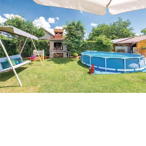 Two-Bedroom Apartment in Drazice