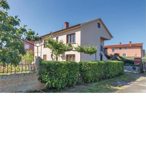 Two-Bedroom Apartment in Fazana