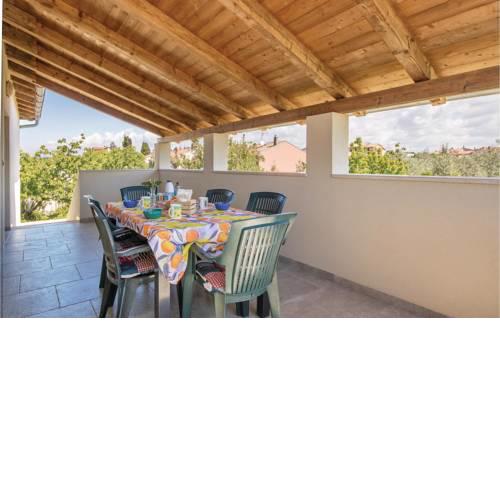 Two-Bedroom Apartment in Fazana