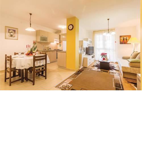 Two-Bedroom Apartment in Fazana