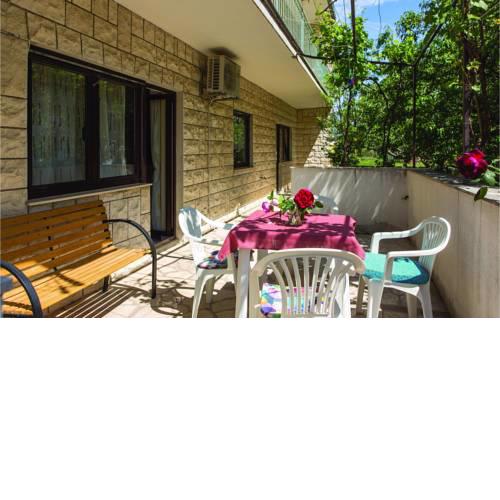 Two-Bedroom Apartment in Kastel Stafilic