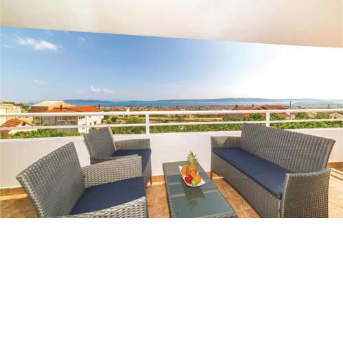 Two-Bedroom Apartment in Kastel Stari