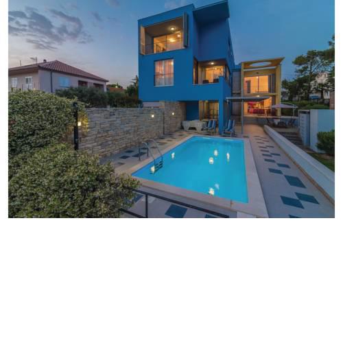 Two-Bedroom Apartment in Kozino