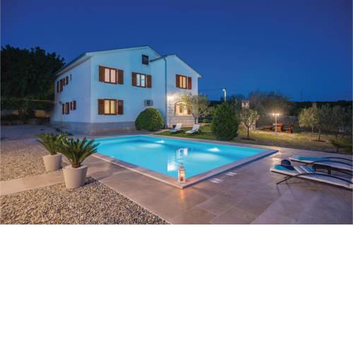 Two-Bedroom Apartment in Krk