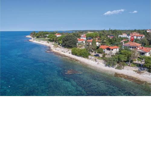 Two-Bedroom Apartment in Lovrecica