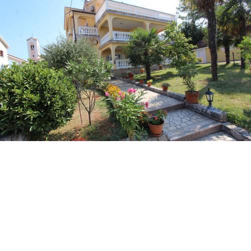 Two-Bedroom Apartment in Malinska I