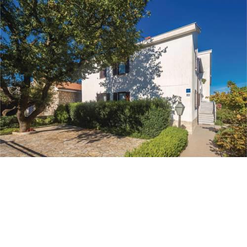 Two-Bedroom Apartment in Malinska
